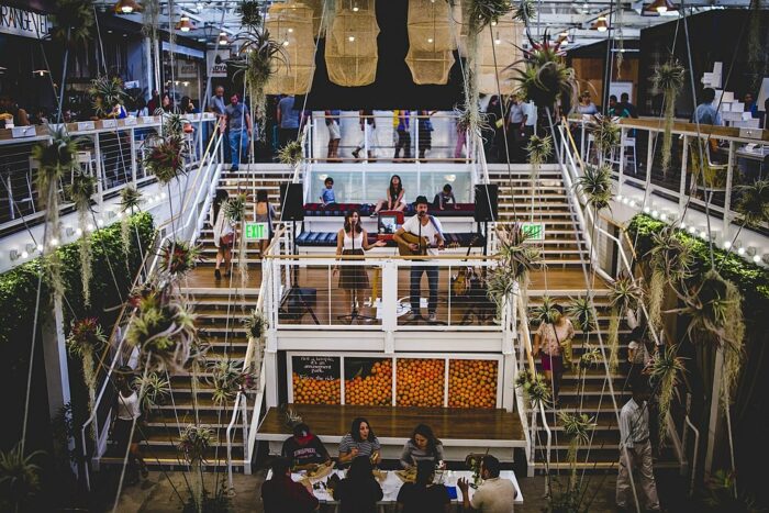 Anaheim Packing House por Mike Alcoran a través de Wikimedia cc