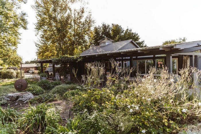 Bodega Buttonwood Farms en Santa Ynez, una de las mejores regiones vinícolas de California