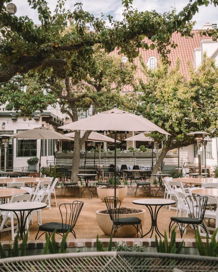 Patio trasero en The Landsby Hotel