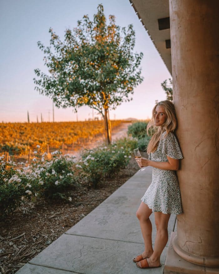 Atardecer en la sala de degustación Carter Estate en Temecula Valley, una de las mejores regiones vinícolas de California