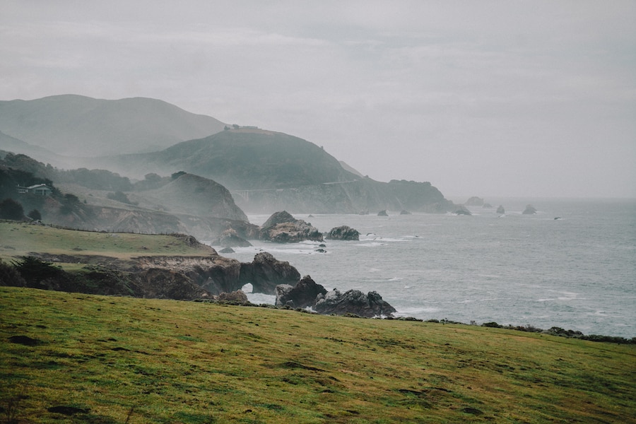 Costa nebulosa de Big Sur