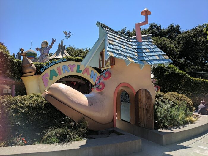 Children's Fairyland por Wordworking a través de Wikimedia cc