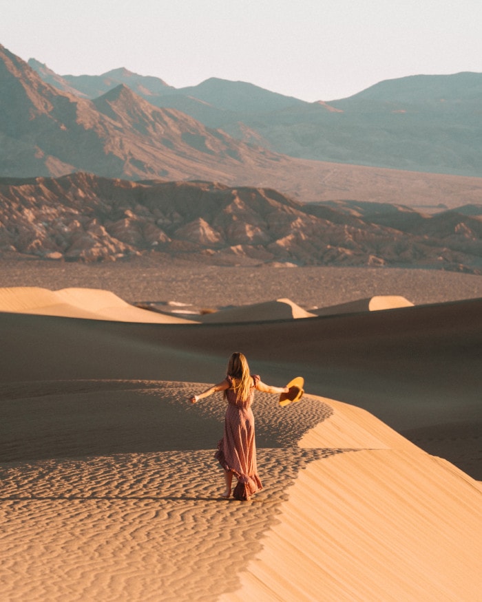 Michelle Halpern en Mesquite Flat Sand Dunes
