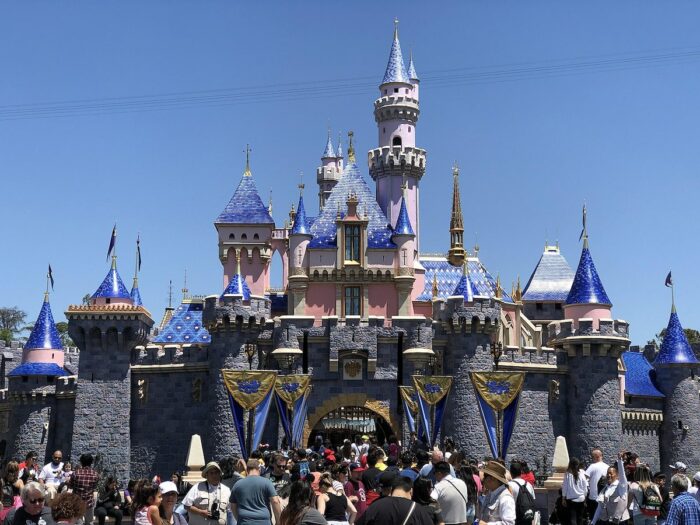 Foto de Disneyland Resort Anaheim a través de Wikipedia cc