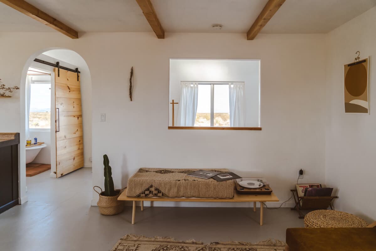 Una estancia remota y acogedora en El Rancho Joshua Tree