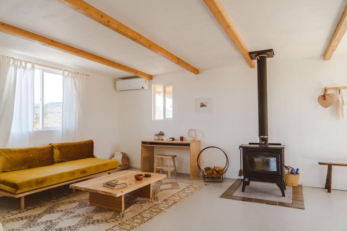 Una estancia remota y acogedora en El Rancho Joshua Tree