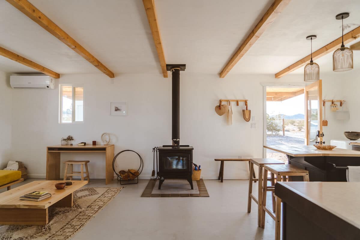 Una estancia remota y acogedora en El Rancho Joshua Tree