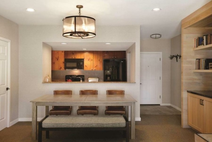 Interior moderno y limpio en el Hyatt Regency en Lake Tahoe