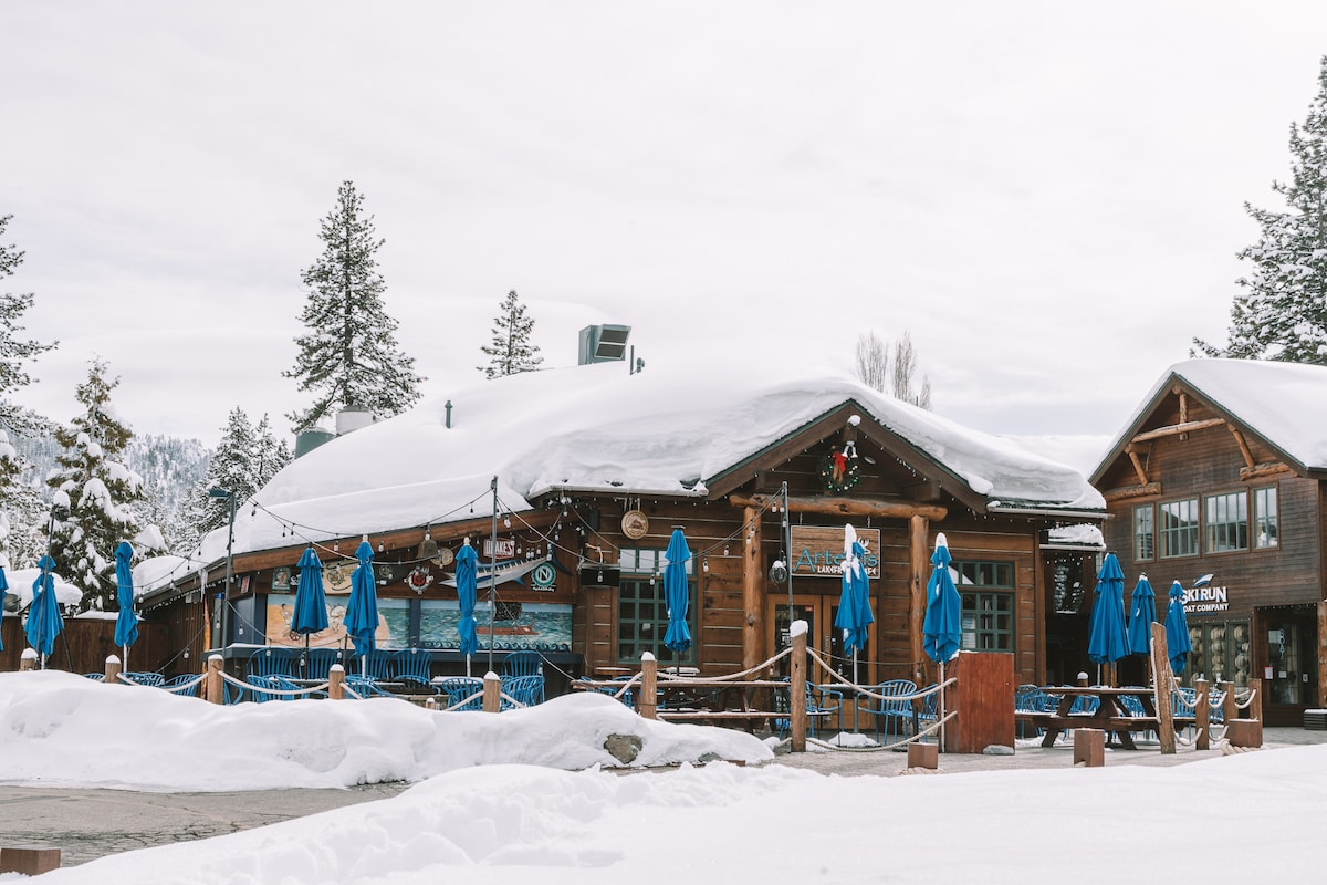 Restaurante Artemis Lakefront en South Lake Tahoe