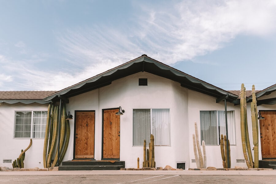 Exterior del motel Álamo