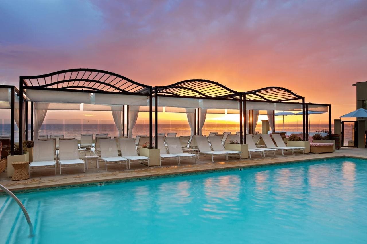 Piscina de arena y surf