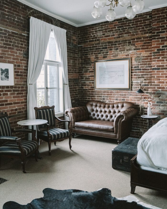 Interior de la habitación de huéspedes en el Holbrooke Hotel