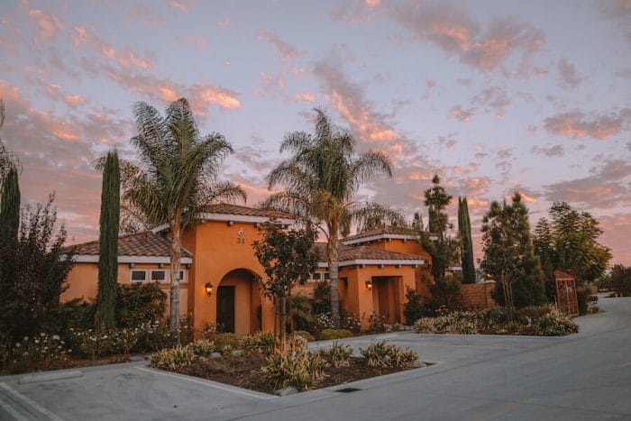 puesta de sol sobre la bodega Carter Estate - cosas que hacer en Temecula