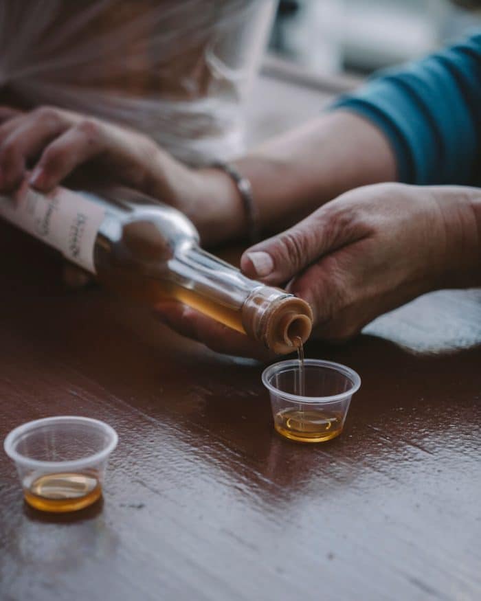 Degustación de aceite de oliva en Old Town Temecula - cosas que hacer en Temecula
