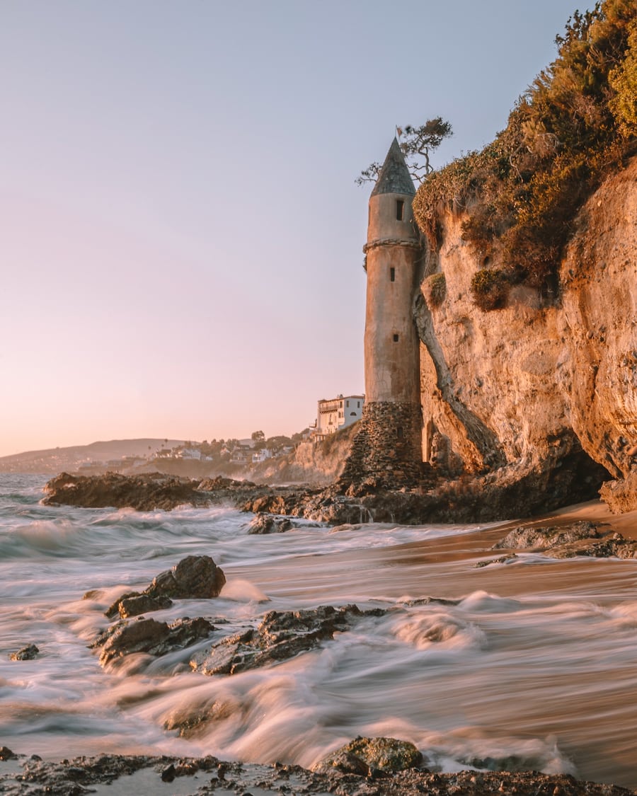La torre pirata en Laguna Beach