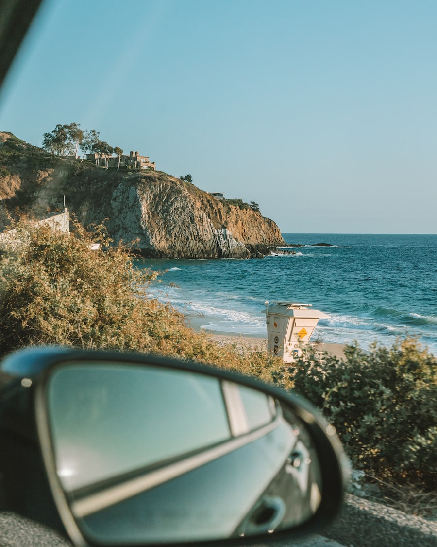 Crystal Cove desde el automóvil para el blog de la guía de fin de semana de Laguna Beach