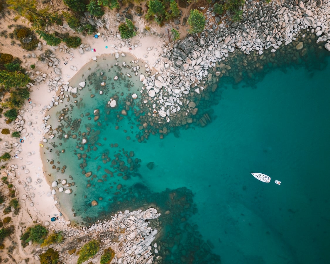 Vista aérea de Secret Cove en Lake Tahoe
