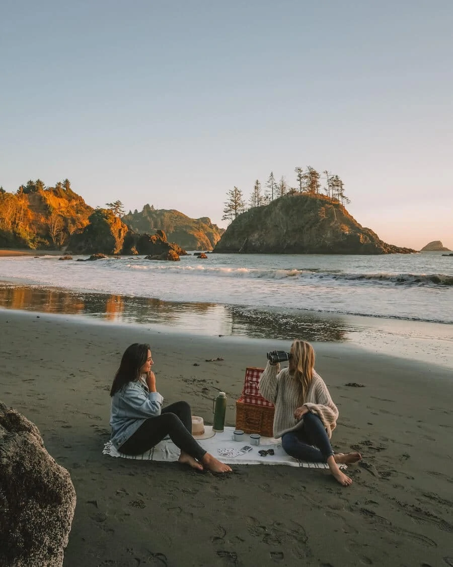 Michelle Halpern en un picnic para California en verano