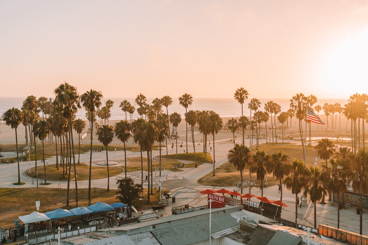 Atardecer en Venice Beach para 50 cosas divertidas para hacer en California blo