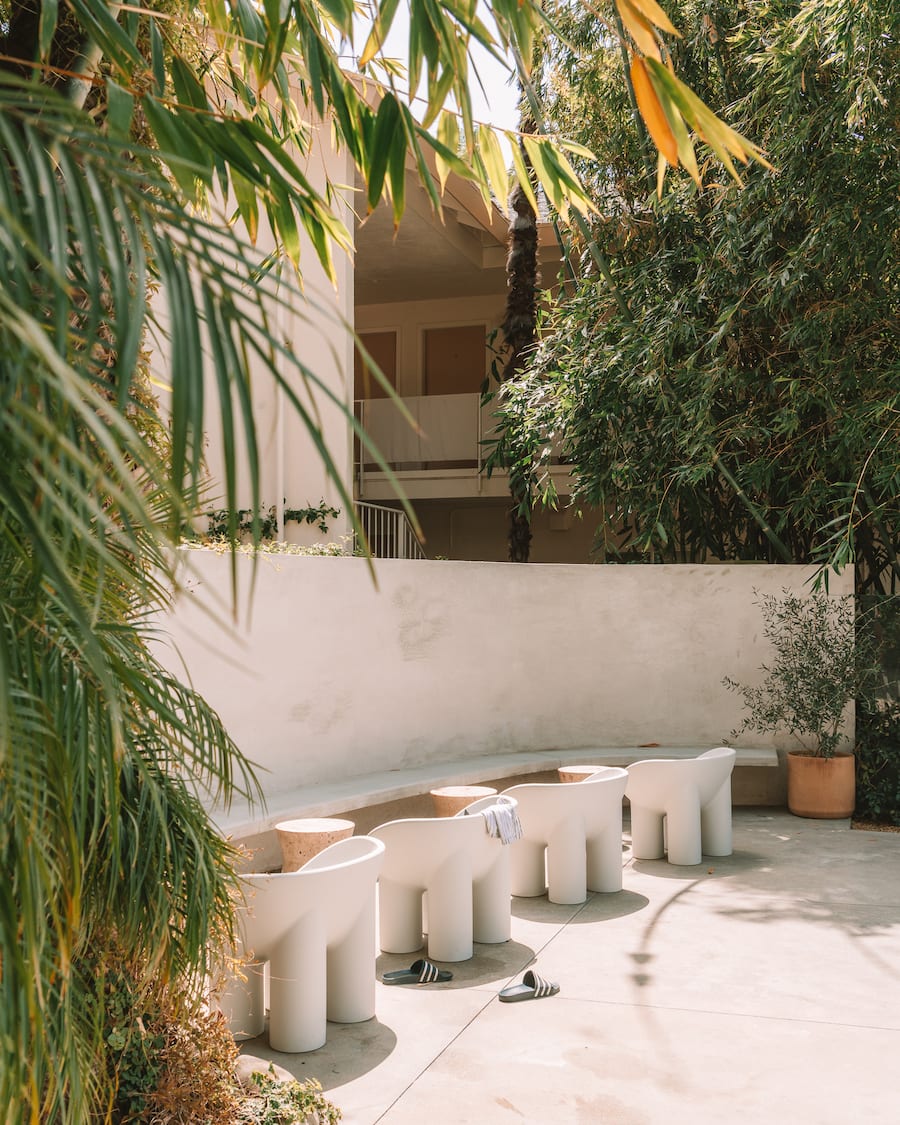 Elegante asiento blanco en Capri en Ojai
